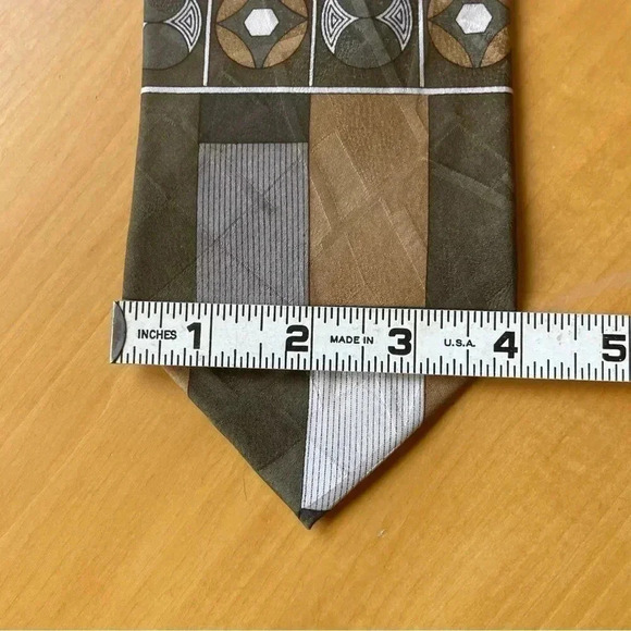 Carlo Palazzi Mens 100% Silk Tie 56” Gold Brown White Geometric 4” Wide - Picture 8 of 8